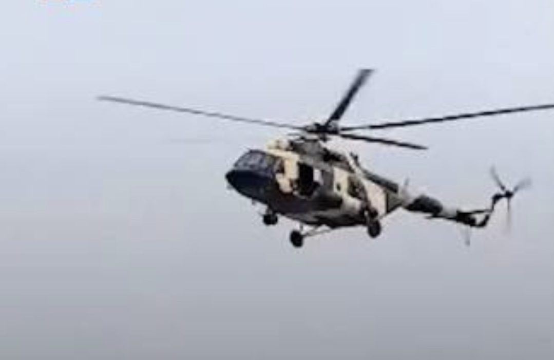 چرخبالهای طالبان بر فراز پایگاه جمعهخان فاتح در ولسوالی نسی گشتزنی میکنند